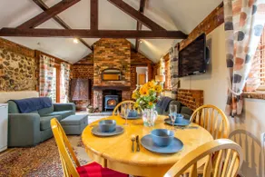 Laburnum Holiday Cottage - Image 4