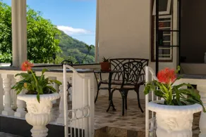 Jane's Serenity Guesthouse 2 bedroom Holiday Home - Image 5