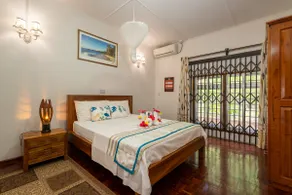 Jane's Serenity Guesthouse 2 bedroom Holiday Home - Image 2