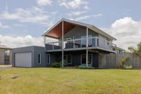 Island Getaway Cape Woolamai - Image 2