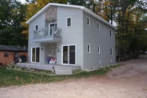 Benzie Lake House - Fish, Golf, Hike - Image 3
