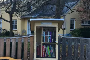 Cottage Suite ”A” - Walk to Shops, Train, History - Image 3