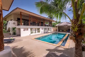 3 Bdr, all inclusive, 12 min walk from the beach - Image 2