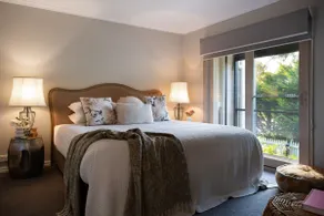 Hill View Retreat. Your romantic getaway. - Image 3