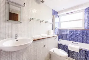 Parnell Boulevard Apartments - Image 5