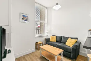 Cedar Apartment - Image 2