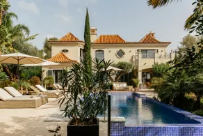 Pristine Villa Serviced w/ Heated Infinity Pool - Image 3