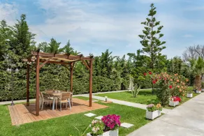 Evelyn Villa - Image 2