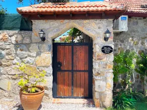 Cosy family villa with private pool - Image 3