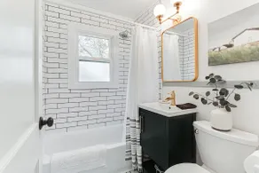 Updated, Wi-Fi, Coffee, Kitchen, Comfortable Bed - Image 2