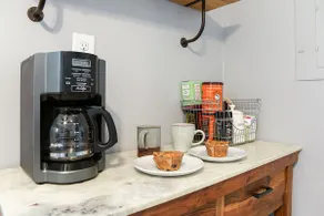 Updated, Wi-Fi, Coffee, Kitchen, Comfortable Bed - Image 5