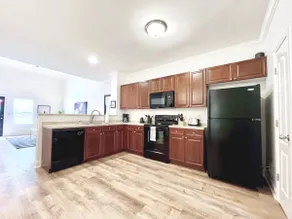 Spacious, Modern 3BR Home Near Downtown/Airport - Image 5