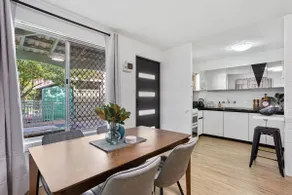 Heart of Wembley, 2 BR, 6km to Floreat Beach - Image 2