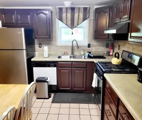 Private and Spacious Apartment - Image 3