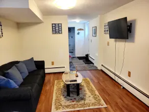 Private and Spacious Apartment - Image 5