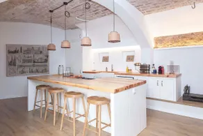 A historic XVI century beach home near Barcelona - Image 2