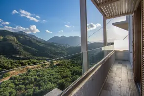 The Mountain House By Plakalona Villas & Apartments - Image 3