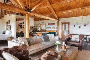 Magical, Spacious Log Cabin, Hill Country Views - Image 3
