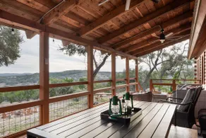 Magical, Spacious Log Cabin, Hill Country Views - Image 2