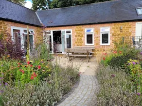 The Foragers: Modern & luxurious 3 bed apartment - Image 2