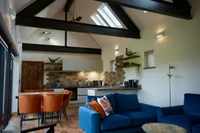 The Bull Pen - Barn conversion 3 Ensuite bedrooms - Image 2
