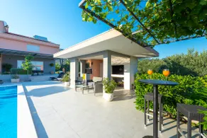 Villa Toni mit Schwimmbad - Image 3
