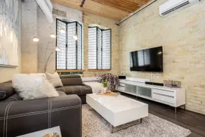 Warehouse Loft in Exchange District w/Parking! - Image 4