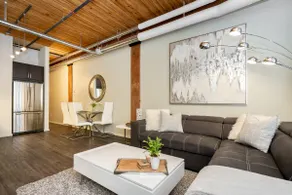 Warehouse Loft in Exchange District w/Parking! - Image 5