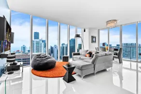 2BD PH W/ Top Views & Five-Star Amenities | W 49 - Image 4