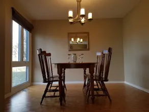 Bright, clean, comfortable, well maintained home - Image 4