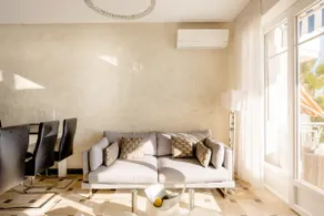 Luxurious apartment at seafront - Image 5