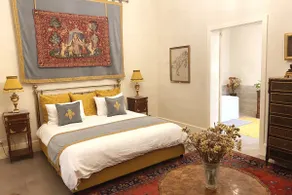 Palatial Flat inside Bright Duplex Penthouse - Image 3