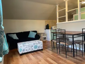 Spacious Loft near Downtown with kitchen & office - Image 4
