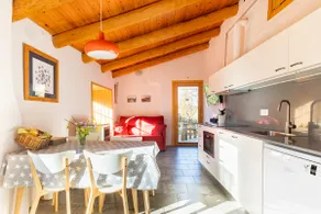 Intimate cabin between the Congost, estrelles and el vol - Image 4