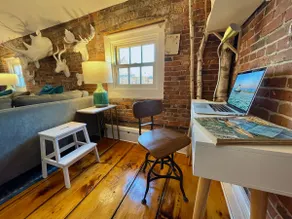Downtown Market St Loft—Style & Cozy, Above it All - Image 5