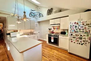 Downtown Market St Loft—Style & Cozy, Above it All - Image 3