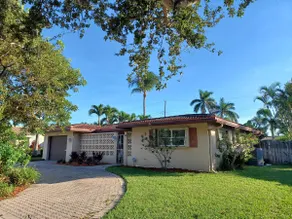 House with heated pool near the beach - Image 4