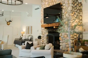 Modern Farmhouse in Wine Country. - Image 2