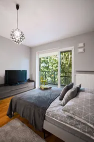 ClickTheFlat Artistic Estate Apartment - Image 3