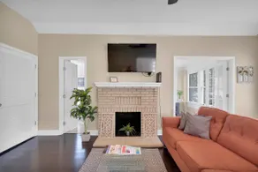 Cozy Riverside Home. Walking Distance To 5-Points! - Image 2