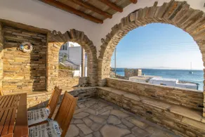 Traditional house by the sea - Image 2