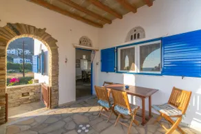 Traditional house by the sea - Image 4