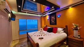 5* luxury Penthouse style/Free Breakfast! - Image 5
