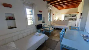 Tradiotional apartment in Apollonia - Image 3