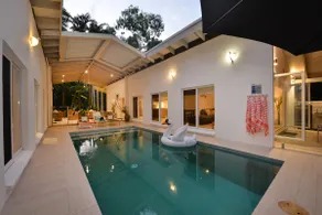 Pavilions in the Palms Heated Pool Short Path To Beach Five Bedrooms Sleeps 14 - Image 3