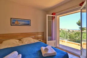 Quiet, Sea View, Pool - Secret View Apartment - Image 5