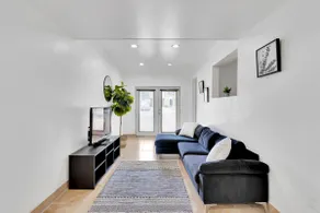 Comfy&Chic Getaway Minutes to Navy Yard and More - Image 2