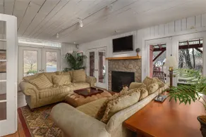 Historic Mill • Near Okemo • Fireplaces • Wi-Fi - Image 4
