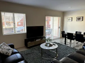Cosy Apartment close to everything - Image 2