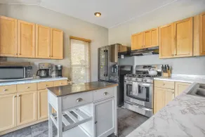 Walk Downtown | Hot Tub | King Bed | Fire pit - Image 3